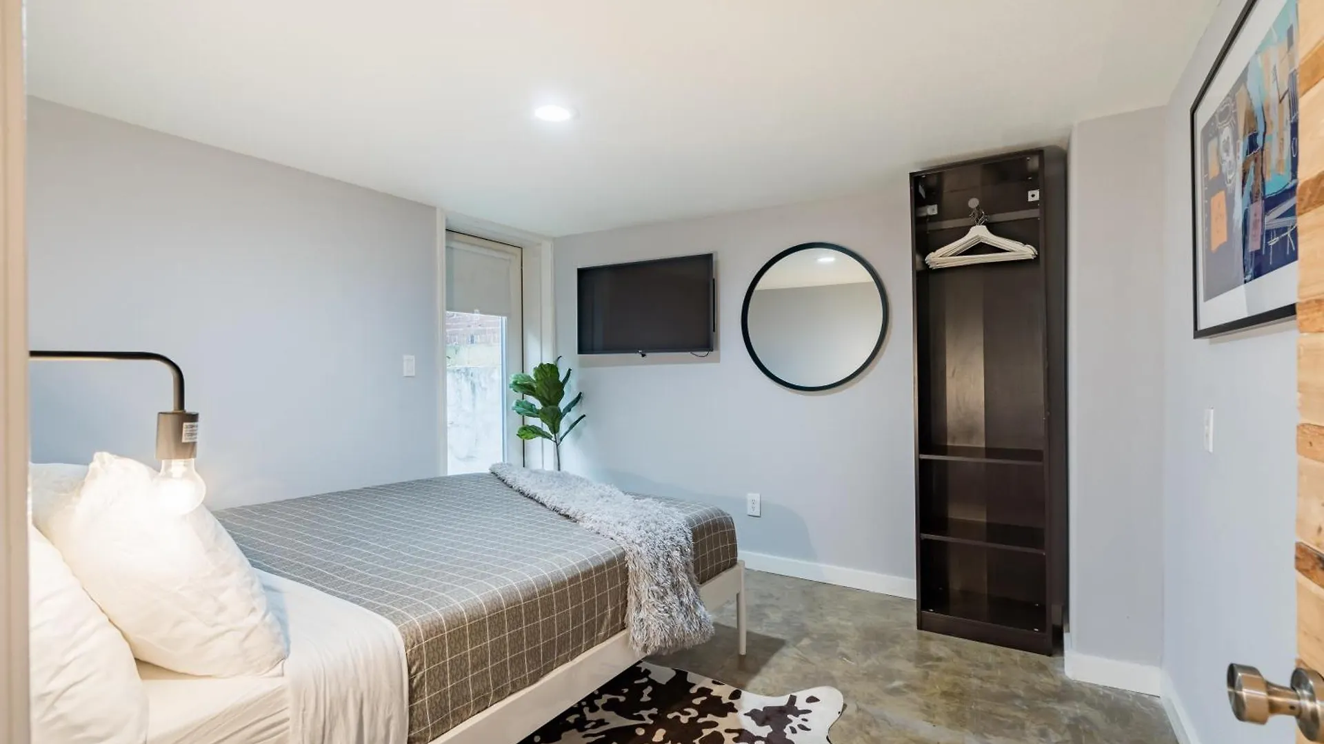 Stay Portland - Lovely Location, 4 Bedroom Pearl Apt, Sleeps 8 0*,  United States