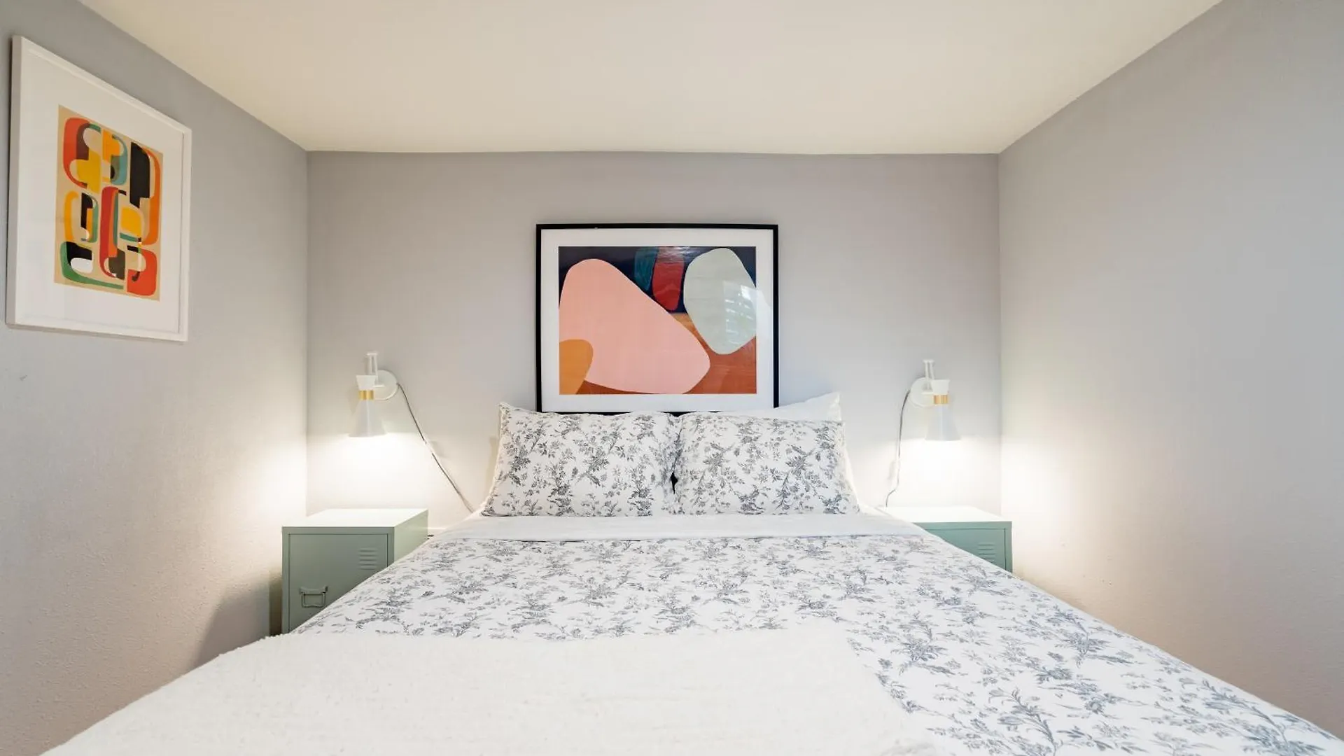 Stay Portland - Lovely Location, 4 Bedroom Pearl Apt, Sleeps 8