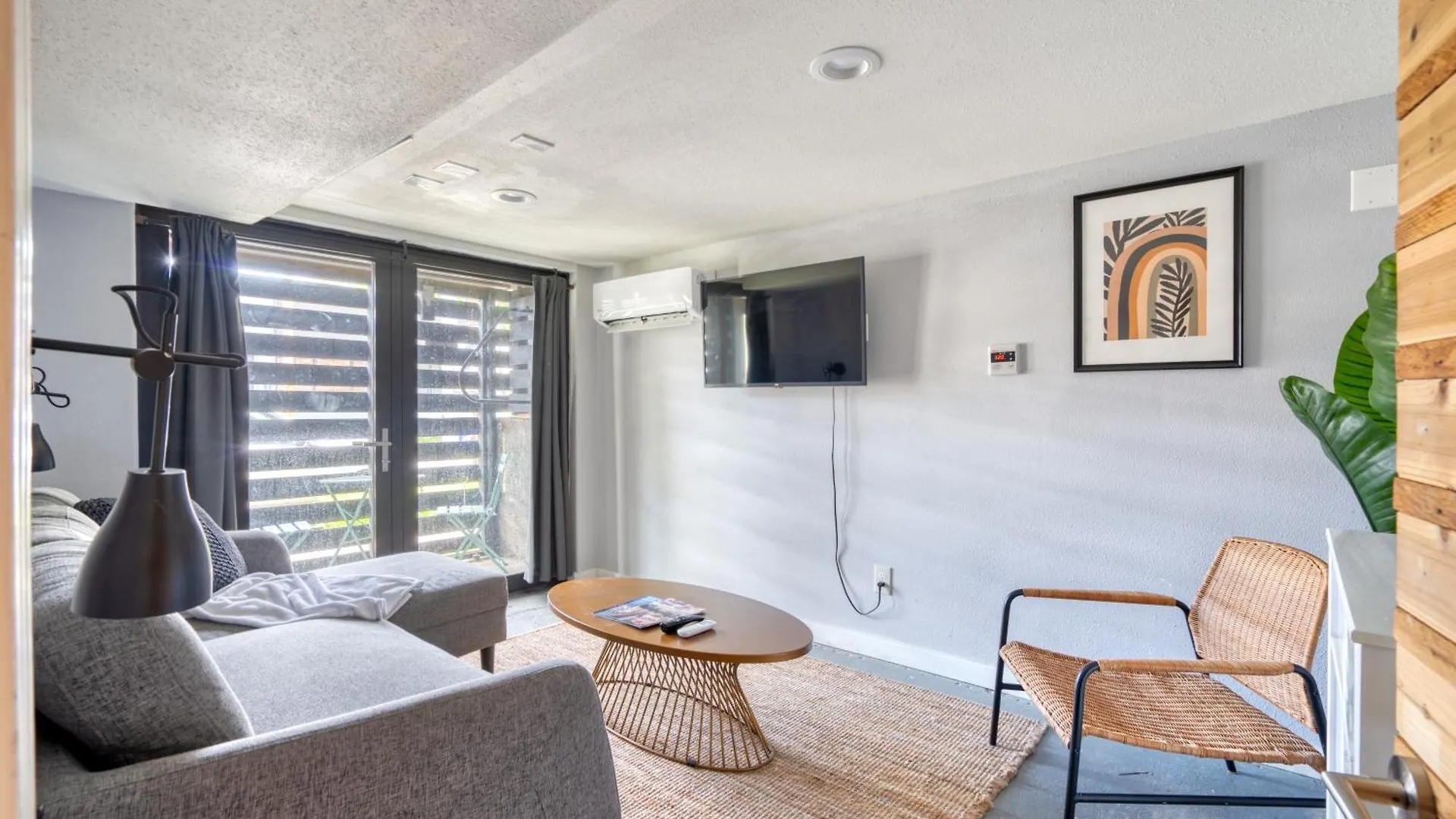 Stay Portland - Lovely Location, 4 Bedroom Pearl Apt, Sleeps 8