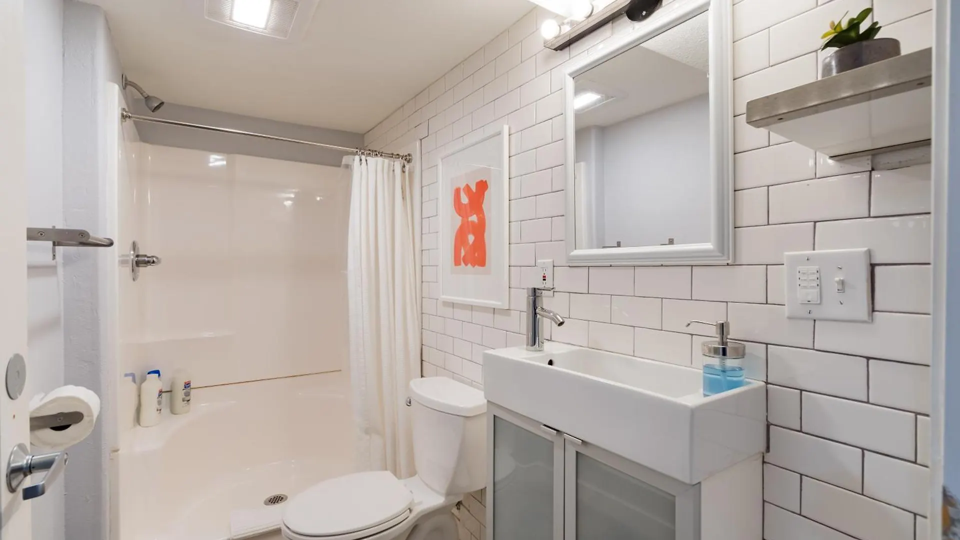 Stay Portland - Lovely Location, 4 Bedroom Pearl Apt, Sleeps 8