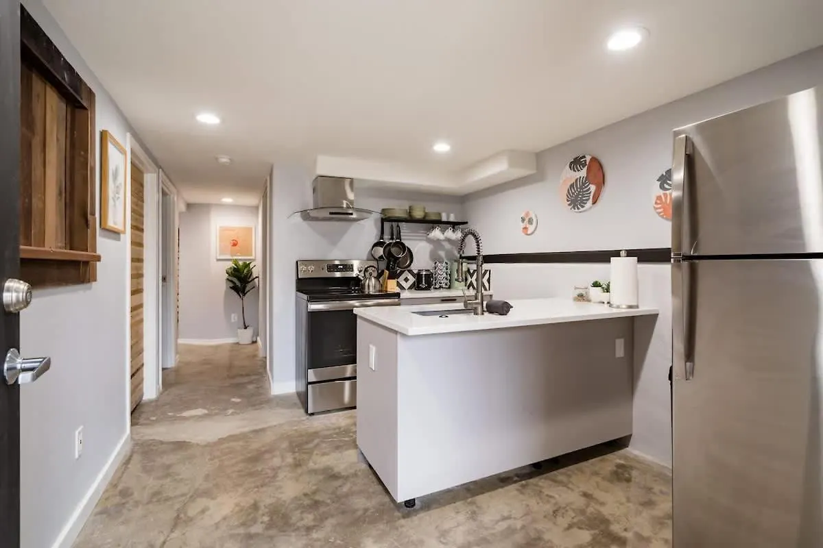 Stay Portland - Lovely Location, 4 Bedroom Pearl Apt, Sleeps 8
